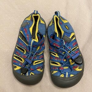 Keen Newport H2 Blue Yellow Red Size 10